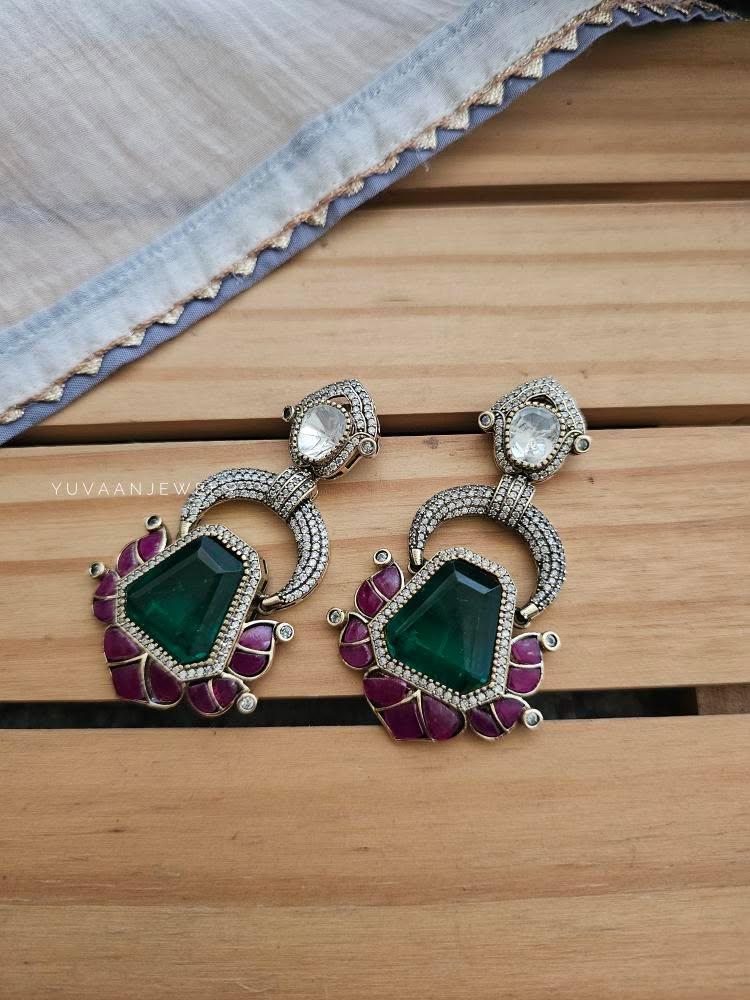 Kaushika quartz earrings Thumbnail