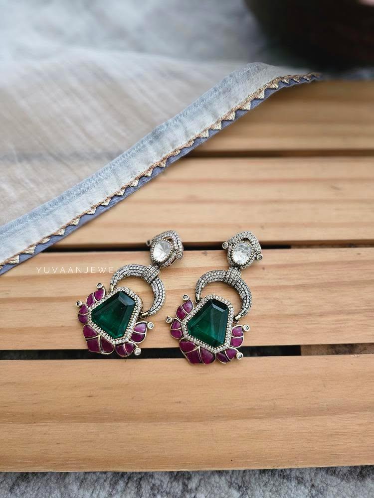 Kaushika quartz earrings Thumbnail