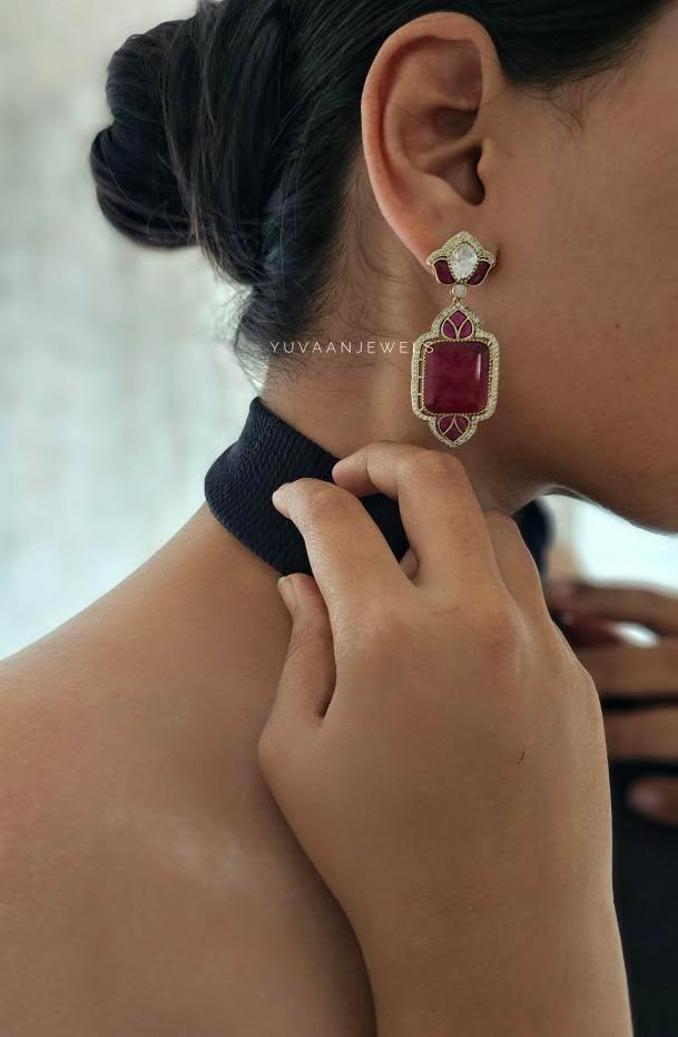 Moksha quartz and polki earrings Thumbnail