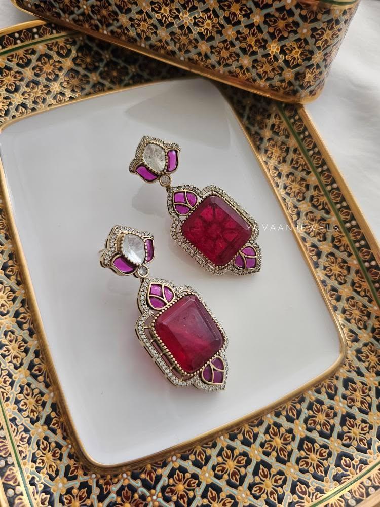 Moksha quartz and polki earrings Thumbnail