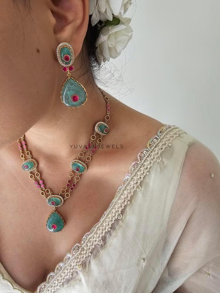 Prushka quartz and polki necklace Thumbnail