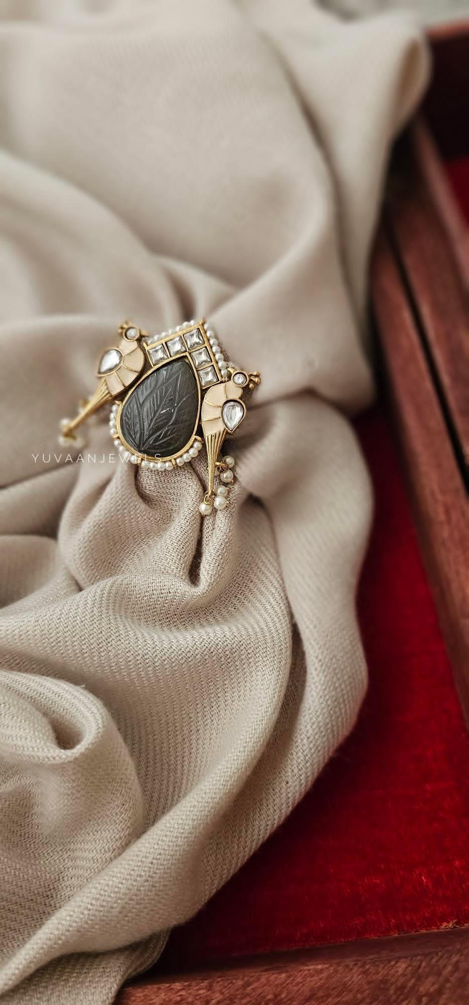 Pihu Handcarved ring Thumbnail