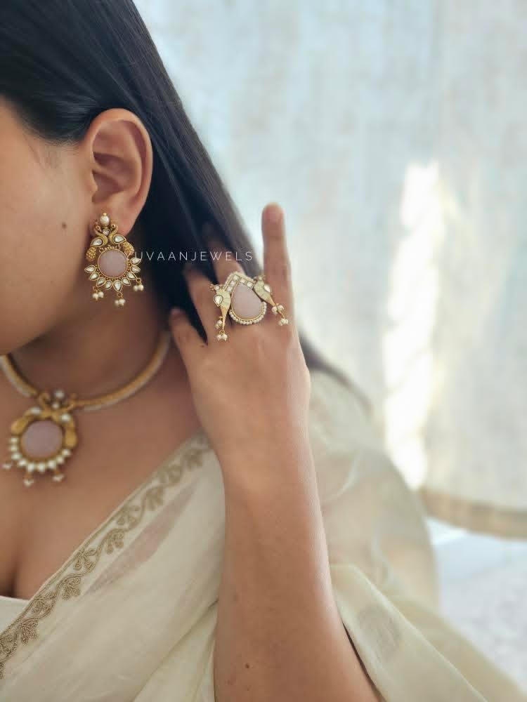 Pihu Handcarved ring Thumbnail