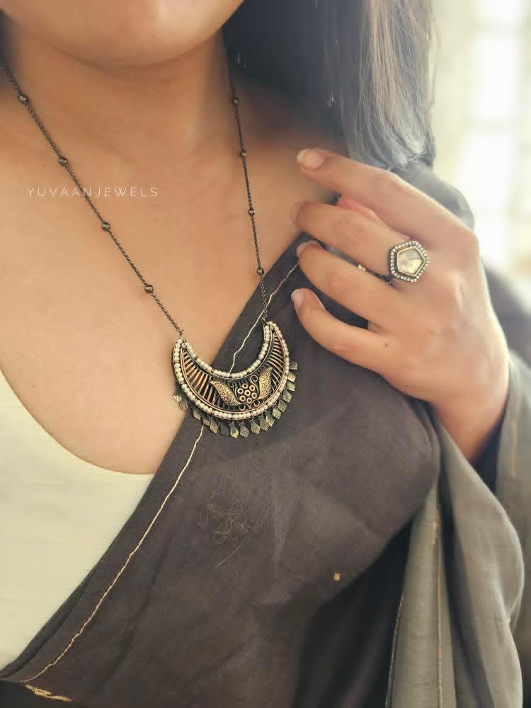 Anvika delicate necklace Thumbnail