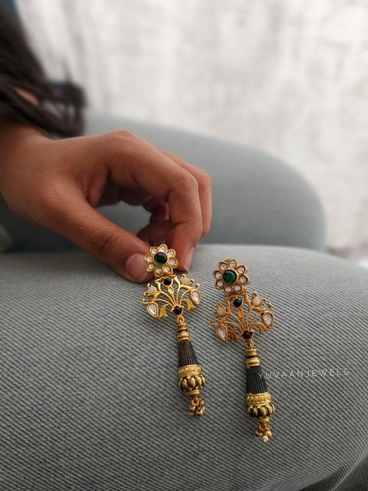Cyra handcrafted necklace Thumbnail