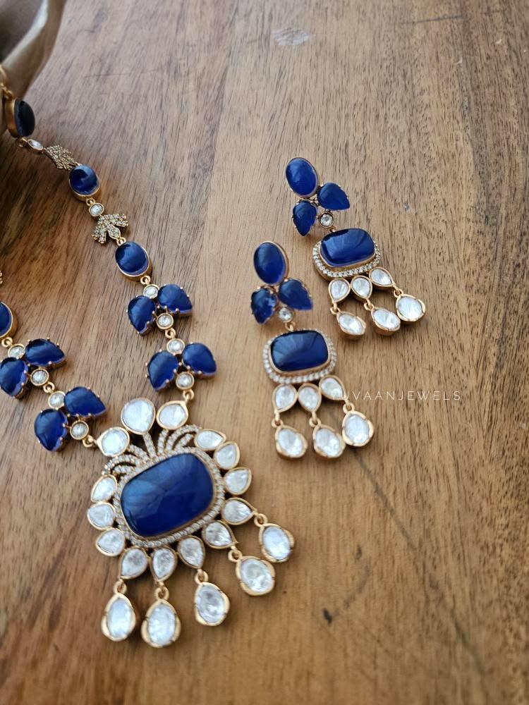Aghna quartz and polki necklace Thumbnail