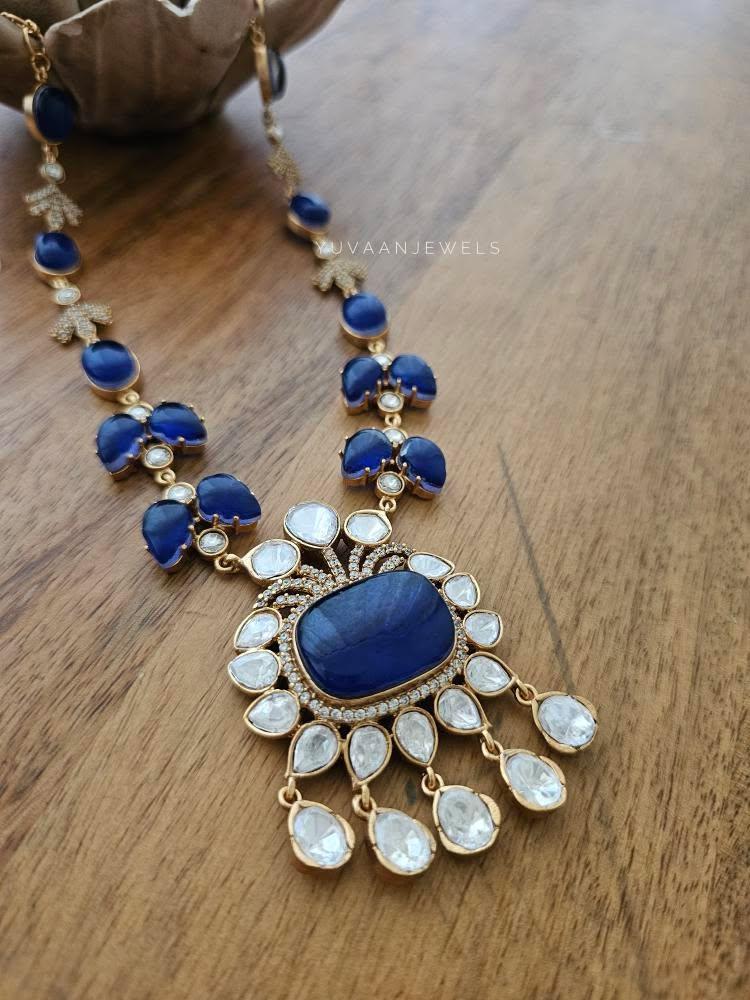 Aghna quartz and polki necklace Thumbnail