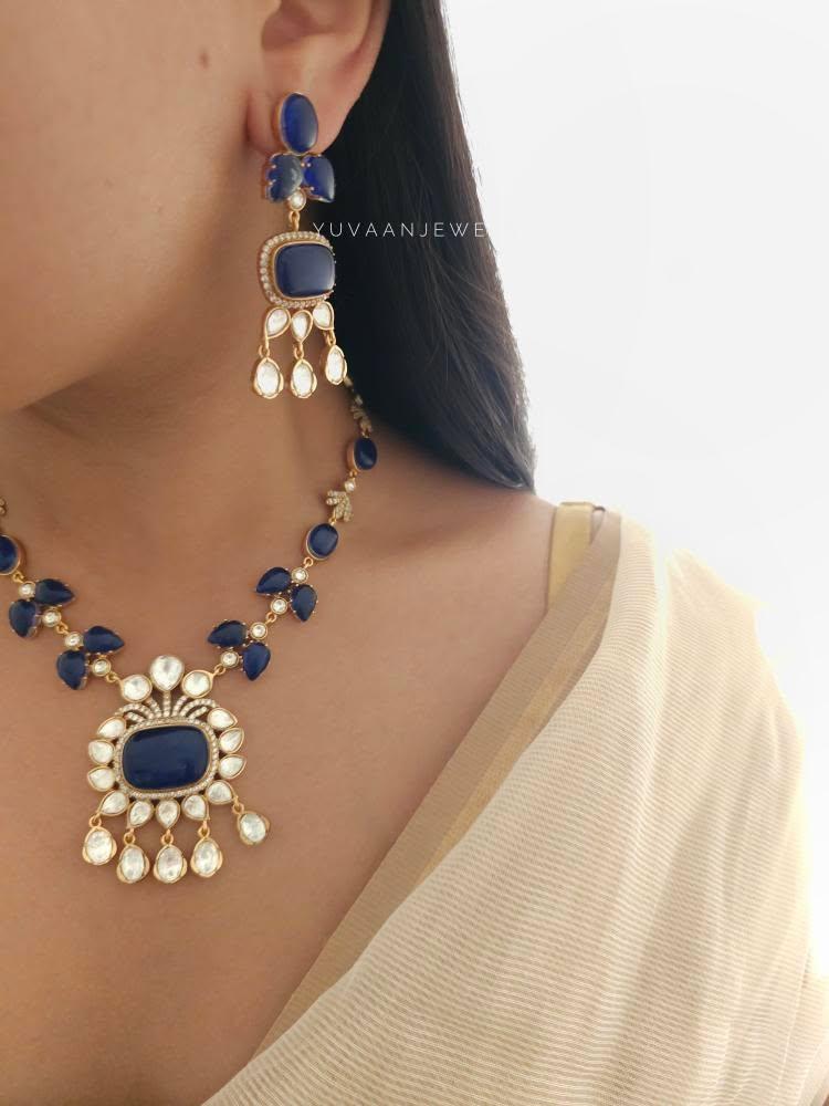 Aghna quartz and polki necklace Thumbnail