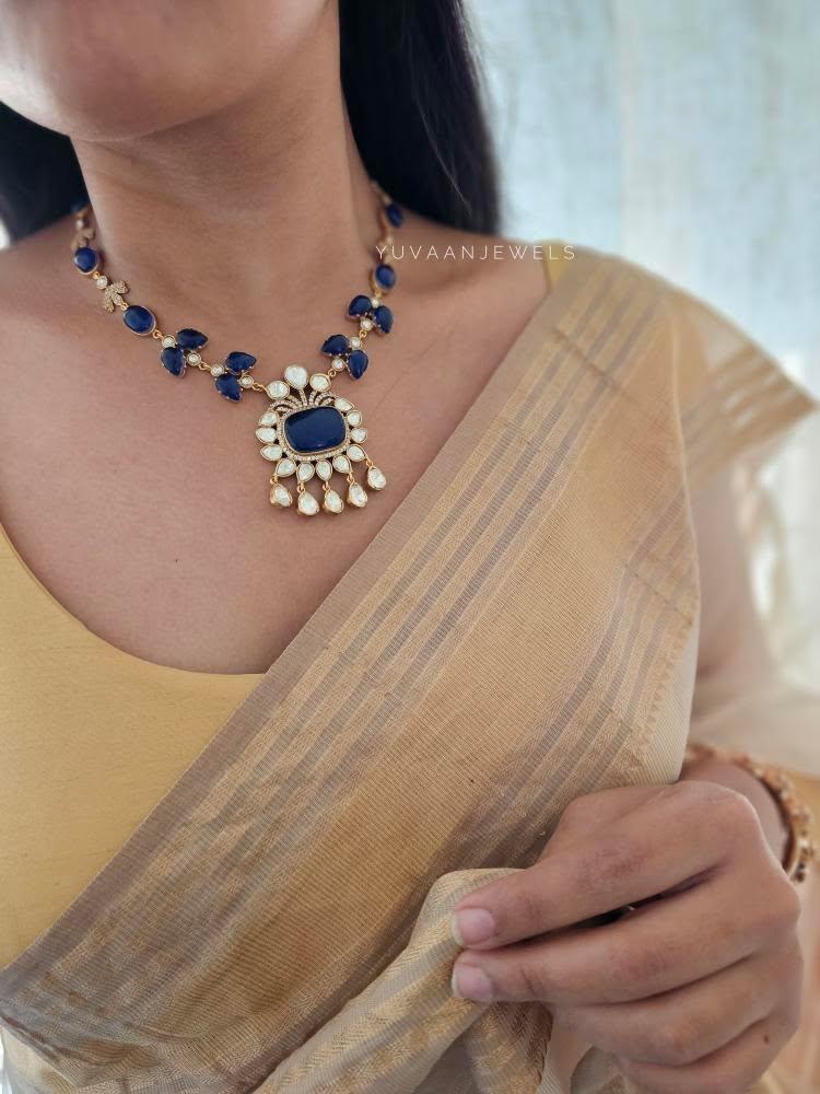 Aghna quartz and polki necklace Thumbnail