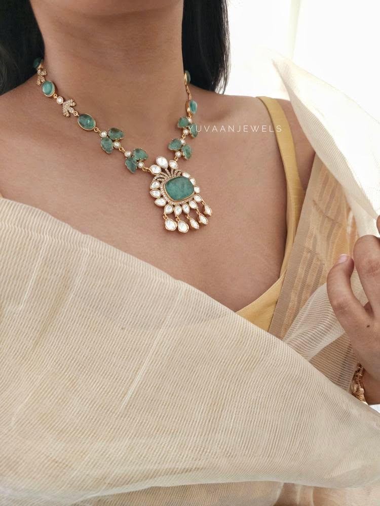 Aghna quartz and polki necklace Thumbnail