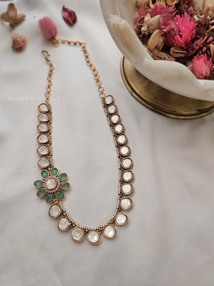 Nazifa delicate polki necklace Thumbnail