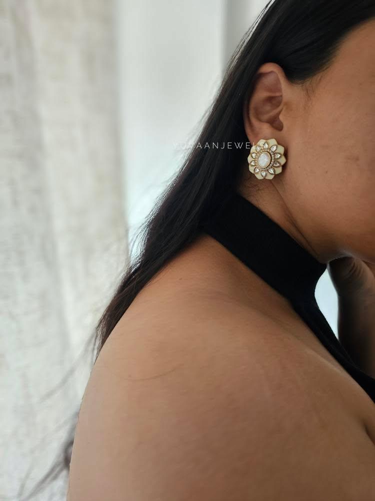 Bahati polki studs Thumbnail
