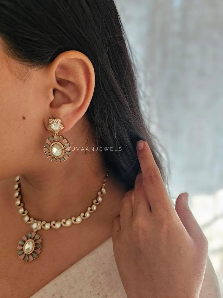 Arunika polki necklace Thumbnail