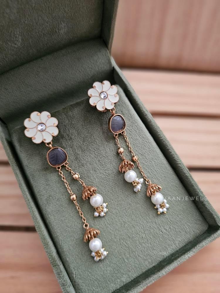 Jayanti handcrafted earrings Thumbnail