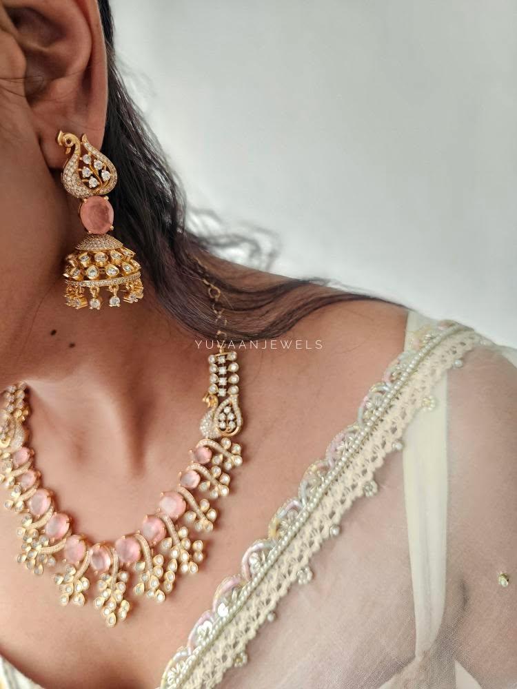 Solana quartz and polki necklace Thumbnail