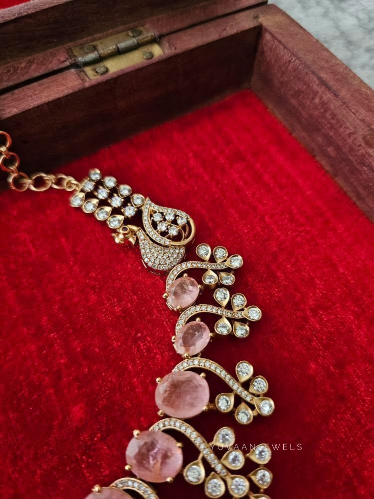 Solana quartz and polki necklace Thumbnail