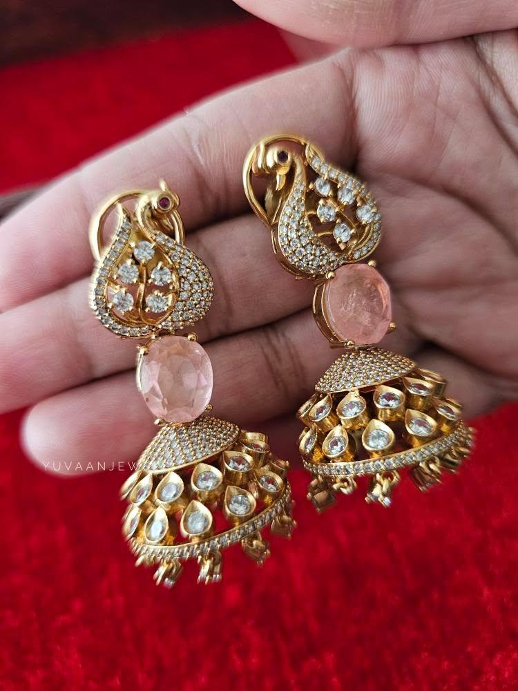 Solana quartz and polki necklace Thumbnail