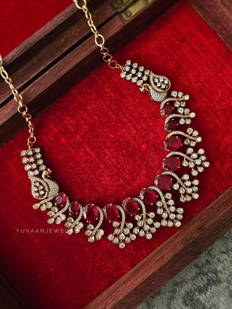 Solana quartz and polki necklace Thumbnail