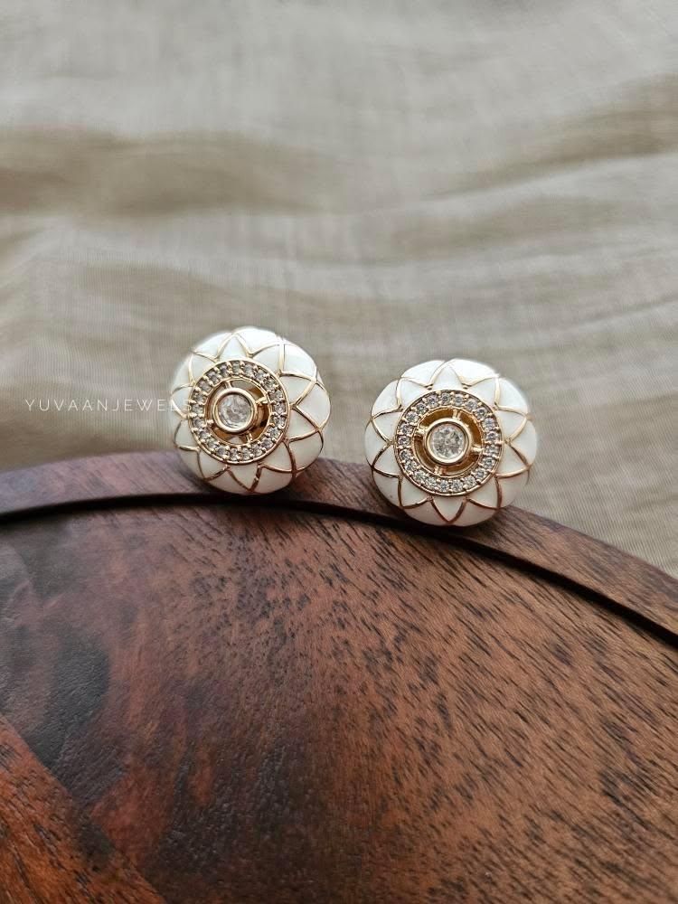 Shritika hasli necklace Thumbnail