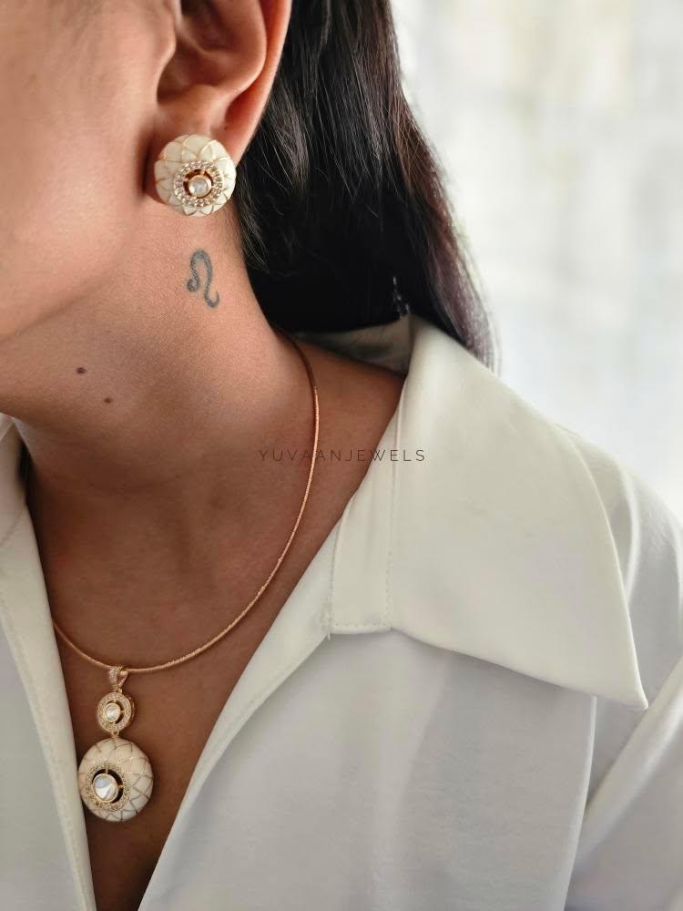 Shritika hasli necklace Thumbnail