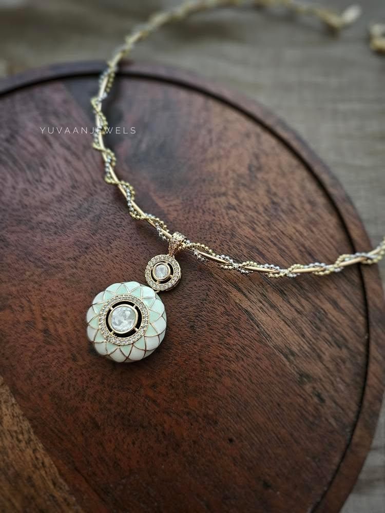 Shritika hasli necklace Thumbnail