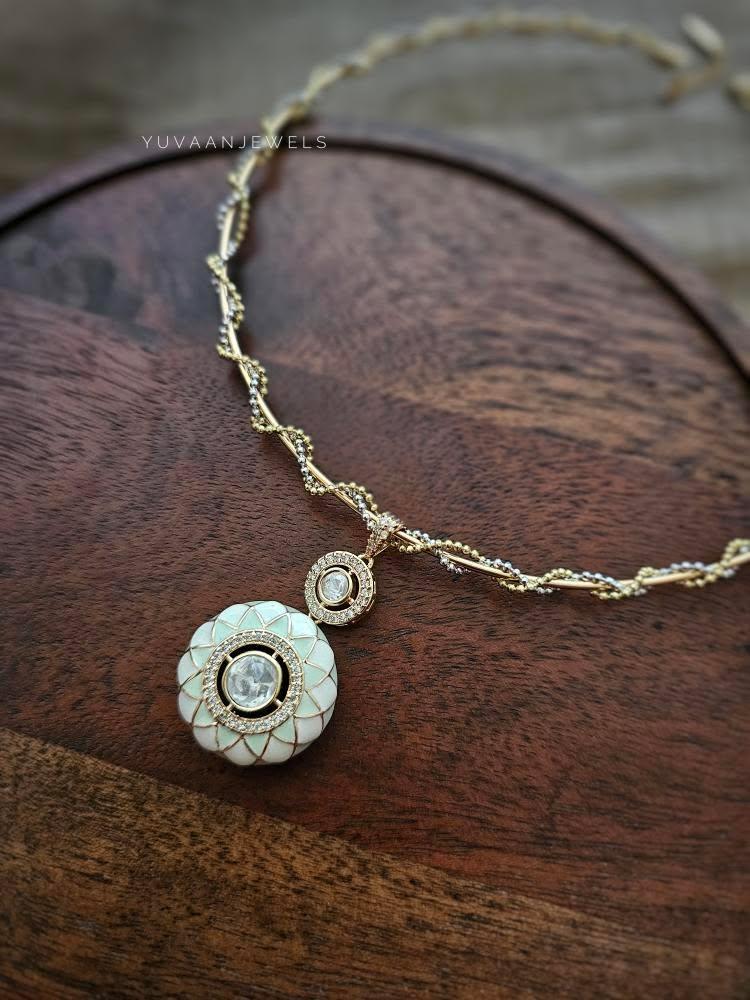 Shritika hasli necklace Thumbnail