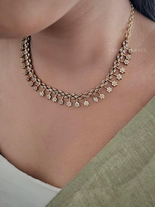 Lilith delicate necklace Thumbnail