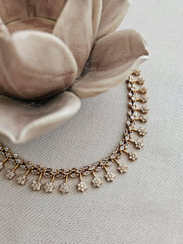 Lilith delicate necklace Thumbnail