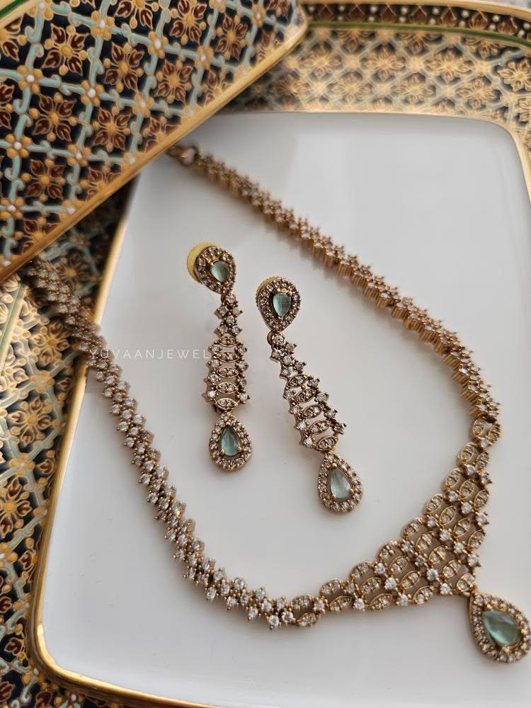 Meria delicate necklace Thumbnail