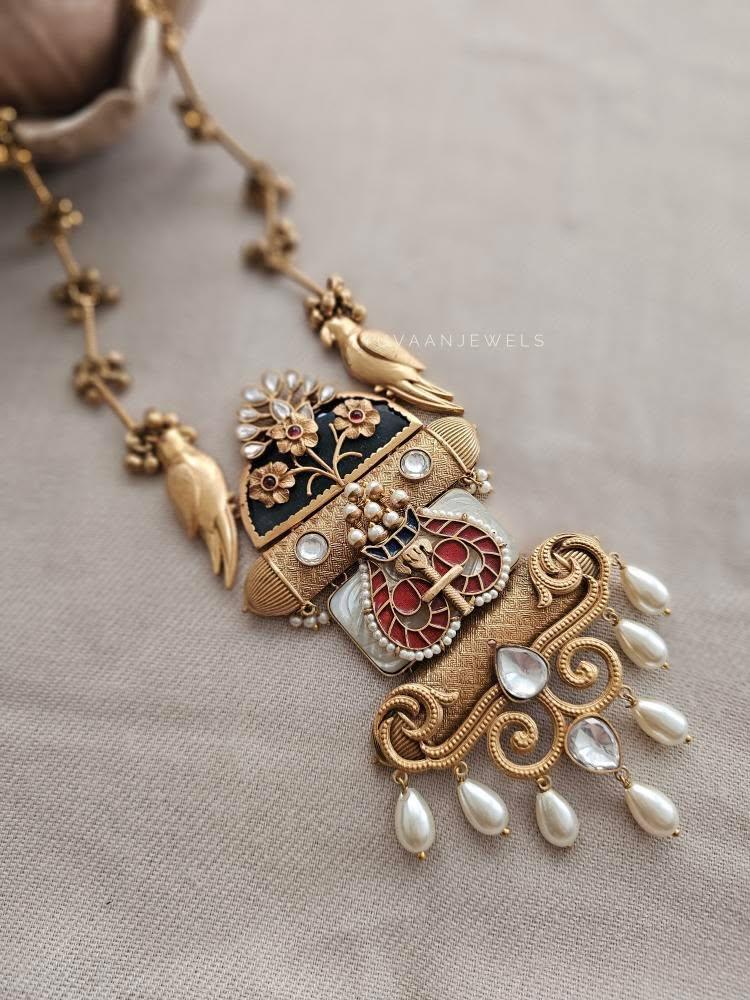 Suraya handcrafted long necklace Thumbnail