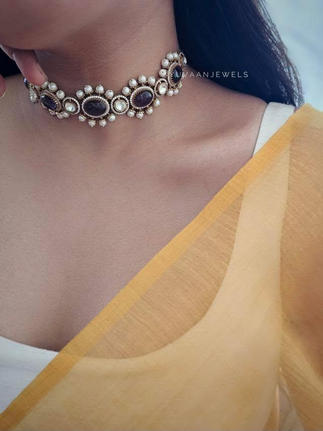 Adara delicate quartz choker Thumbnail