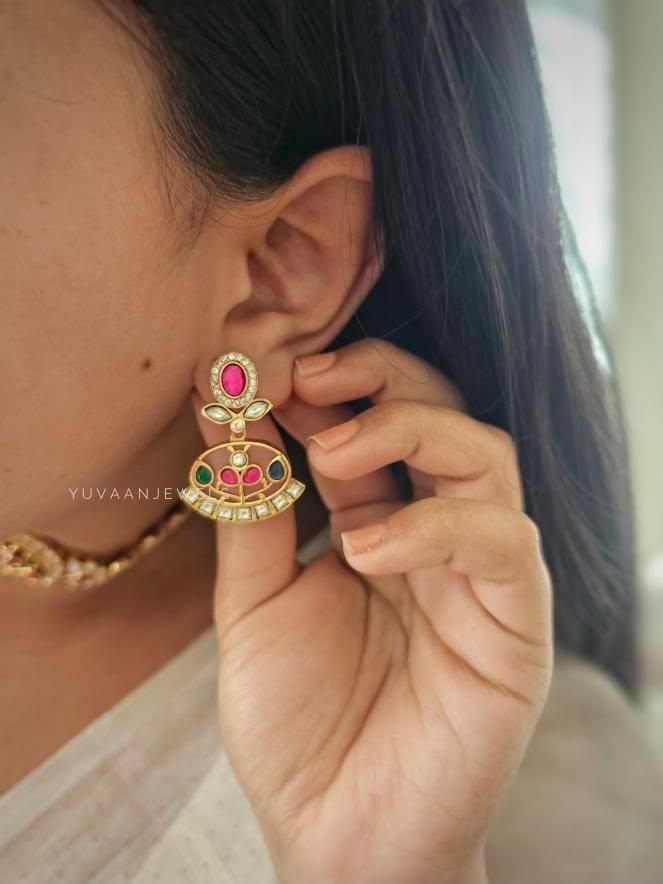 Amreet pearl choker Thumbnail