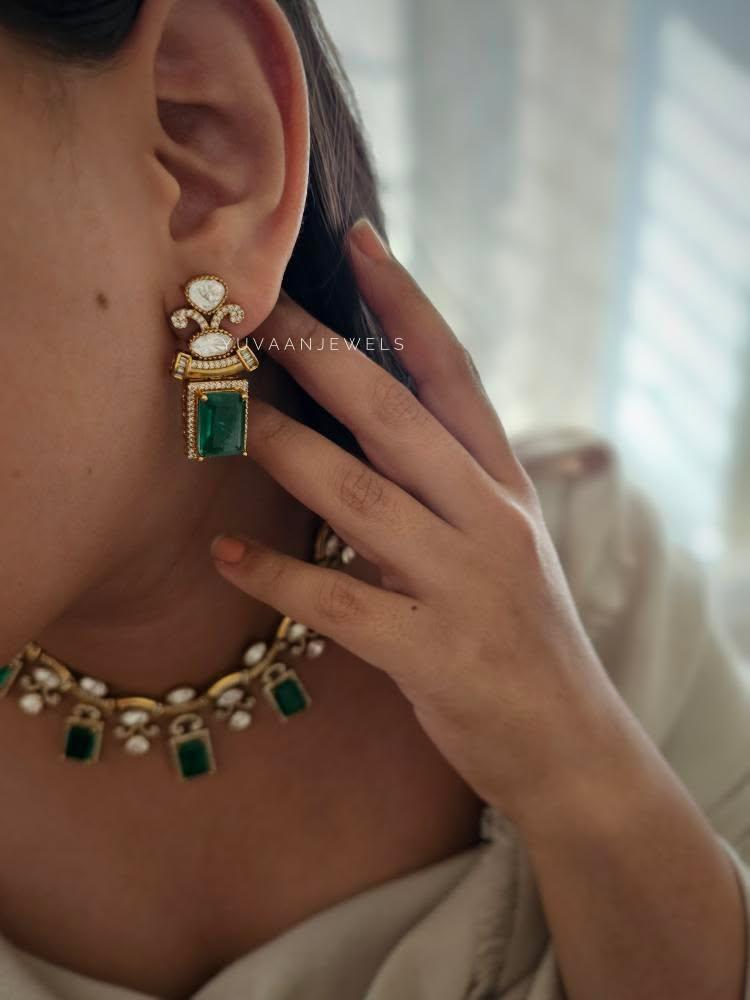 Sobhita Quartz necklace Thumbnail