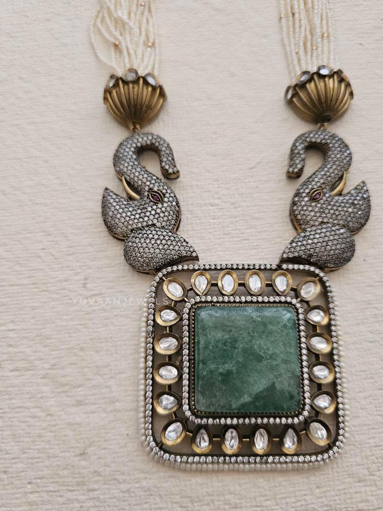 Nazraana quartz and pearl necklace Thumbnail