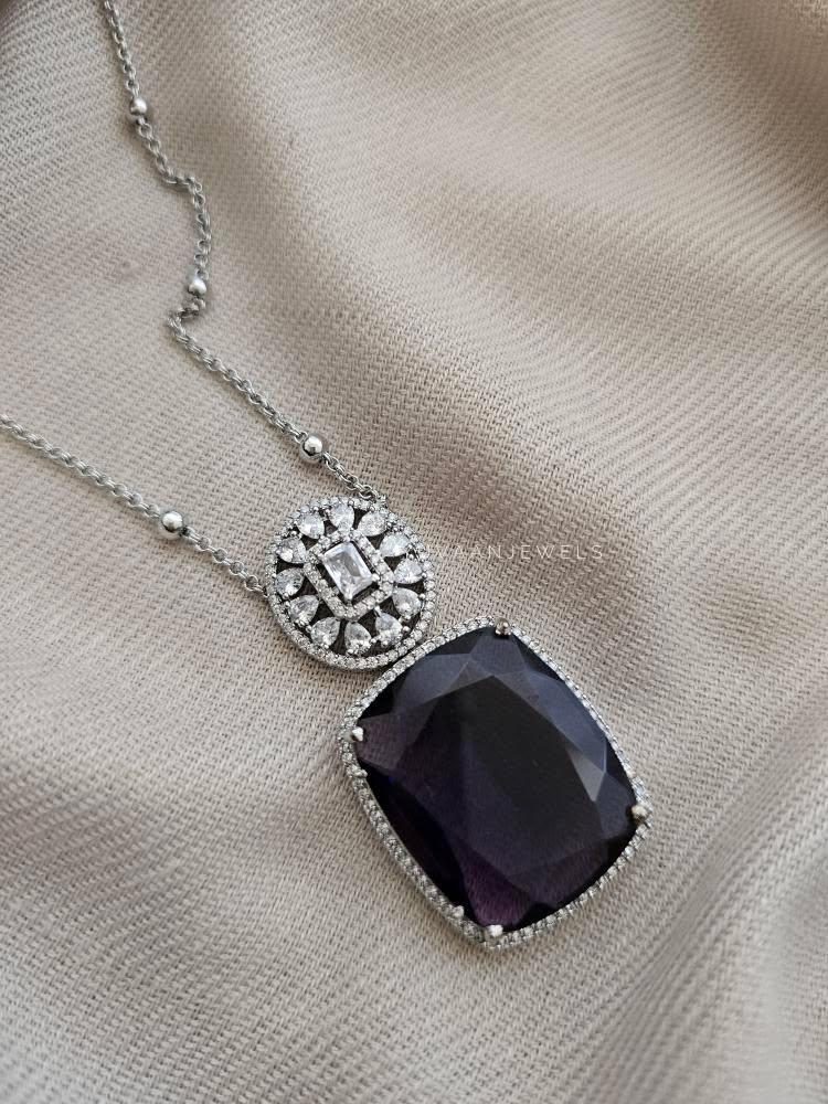 Ruha quartz long necklace Thumbnail