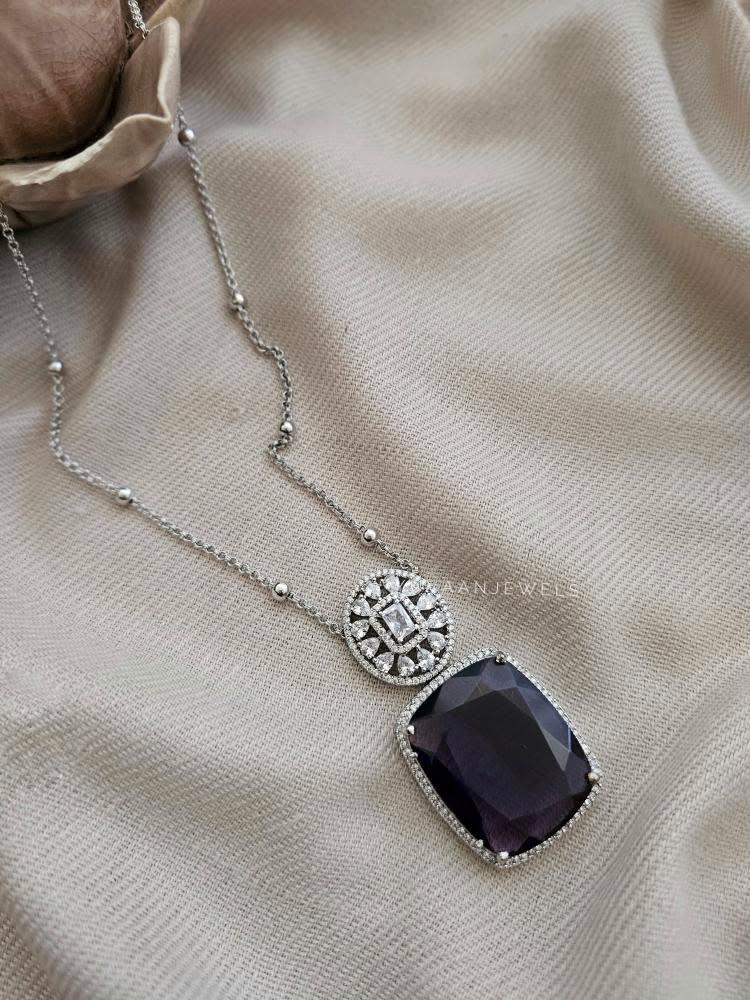 Ruha quartz long necklace Thumbnail