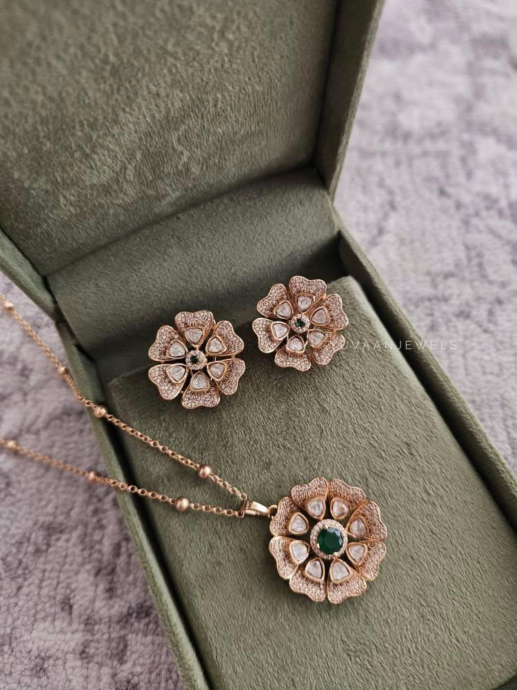 Adira delicate polki necklace Thumbnail
