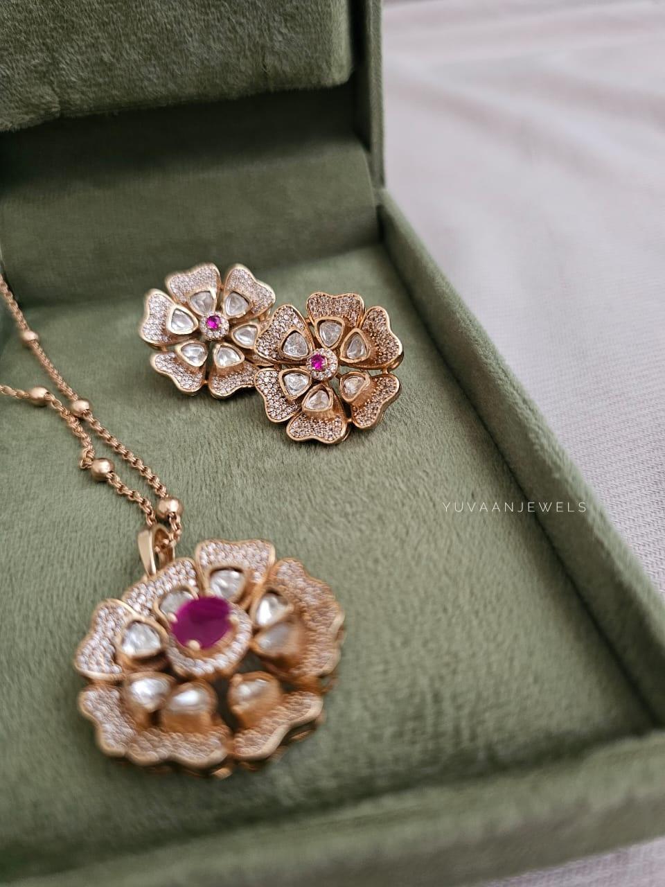 Adira delicate polki necklace Thumbnail