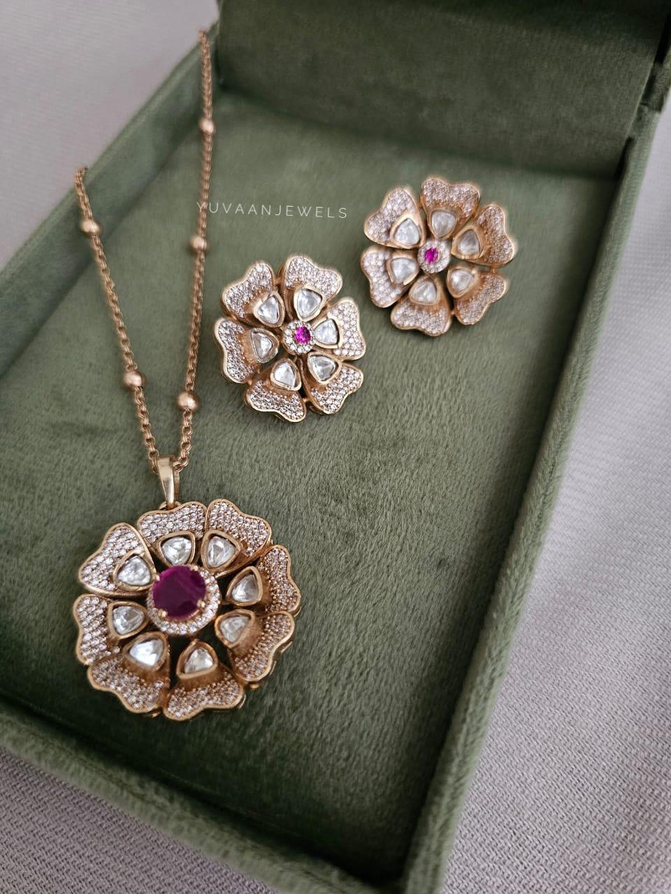 Adira delicate polki necklace Thumbnail