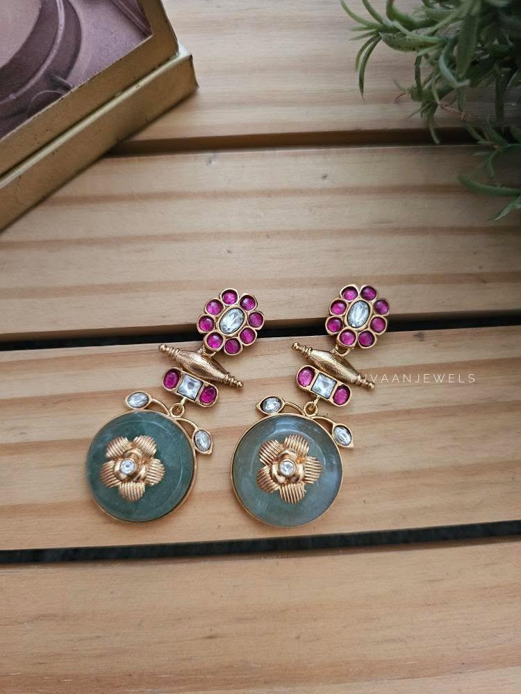 Joy quartz and polki earrings Thumbnail