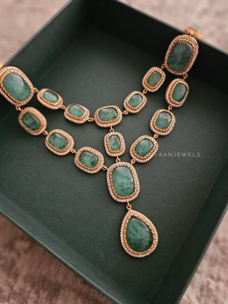 Molly quartz necklace Thumbnail