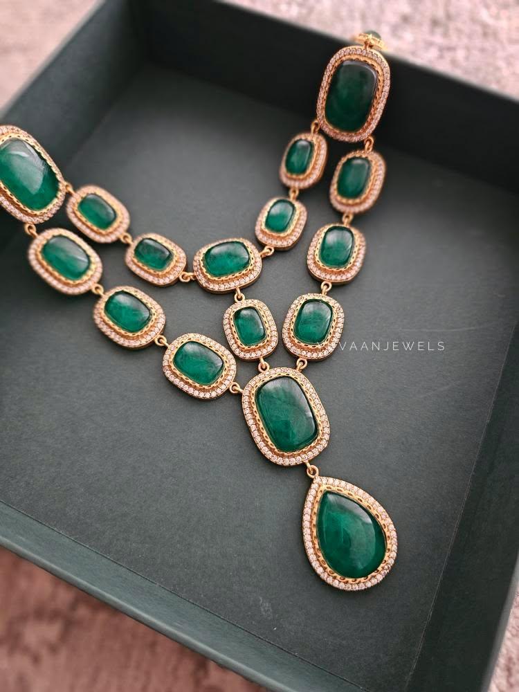 Molly quartz necklace Thumbnail