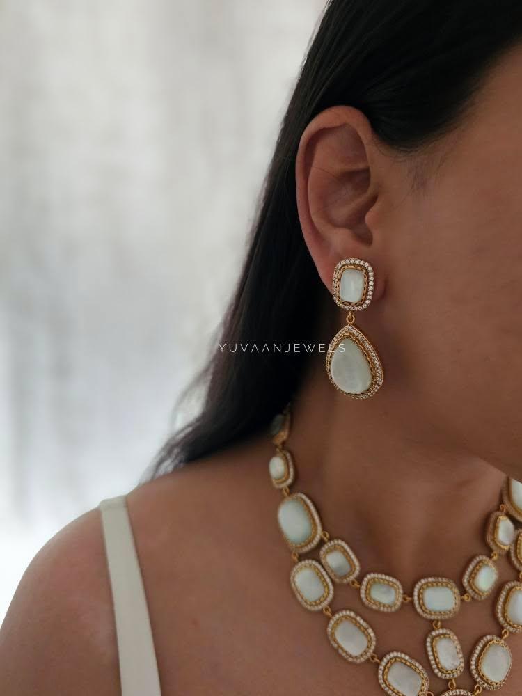 Molly quartz necklace Thumbnail