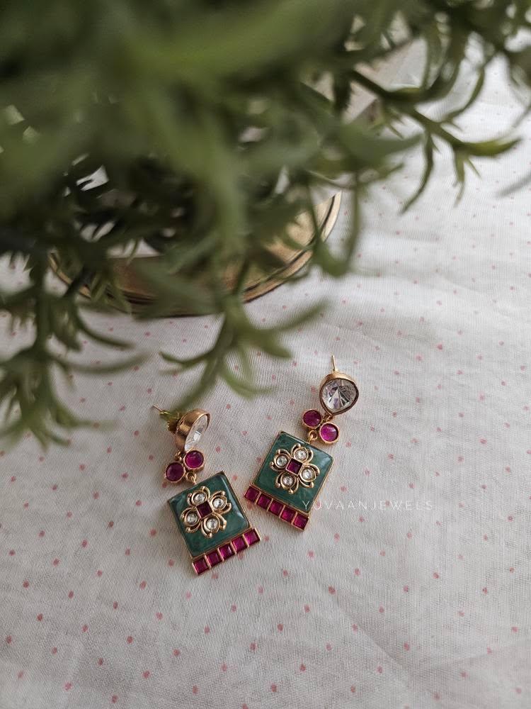 Nairiti quartz and polki choker Thumbnail