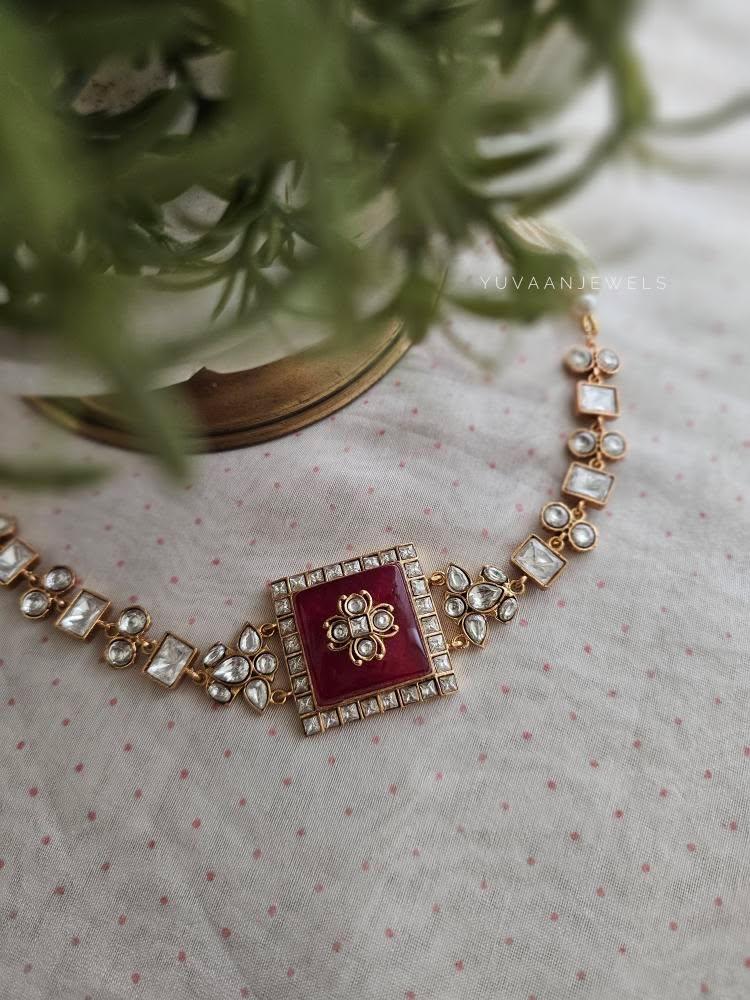 Nairiti quartz and polki choker Thumbnail