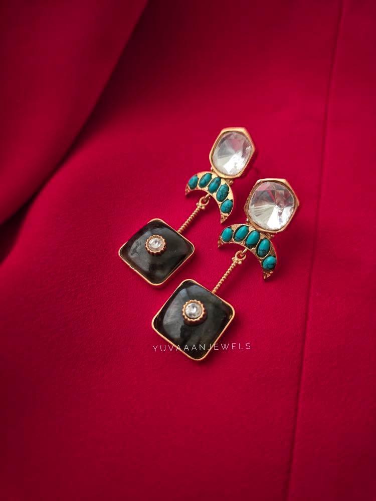 Aziza quartz and polki earrings Thumbnail