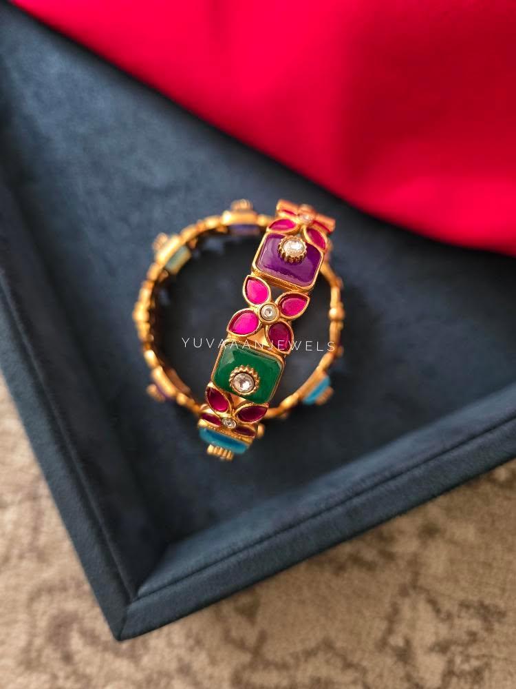 Ayah Openable Quartz bangle Thumbnail