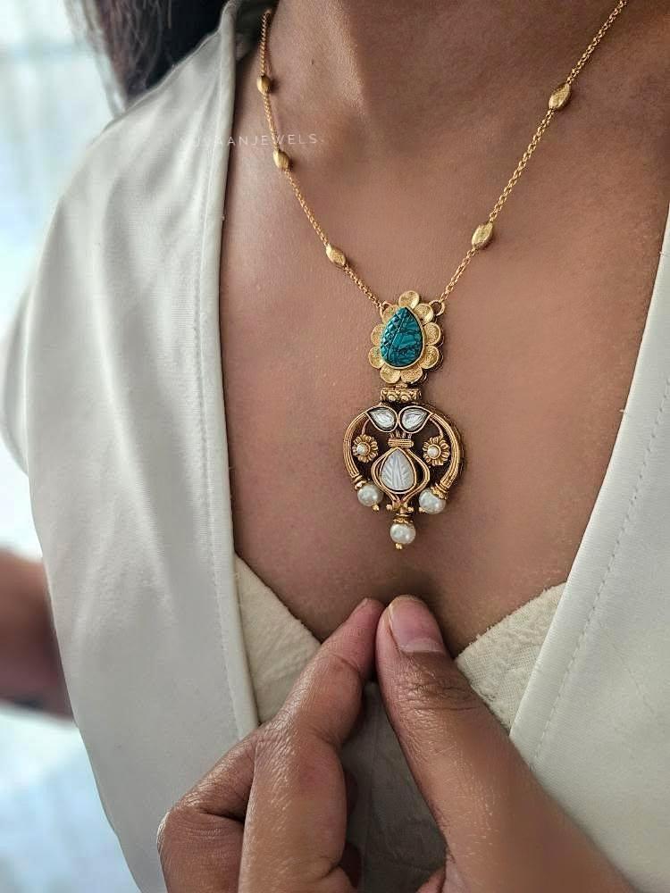 Zaria delicate necklace Thumbnail