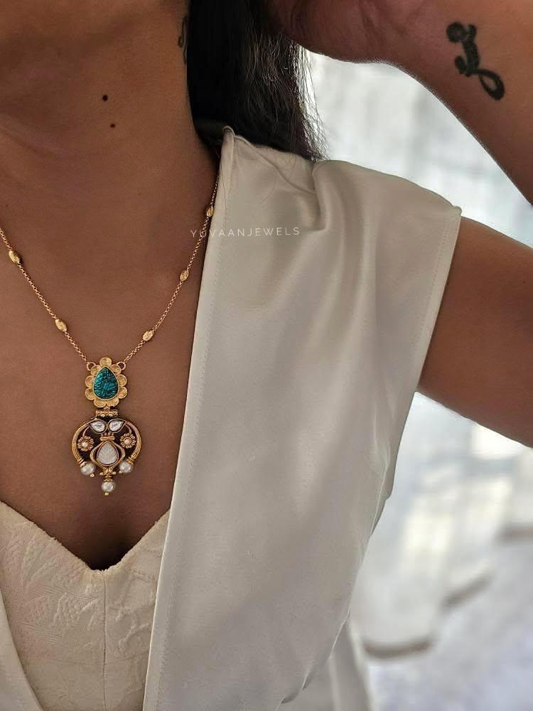 Zaria delicate necklace Thumbnail