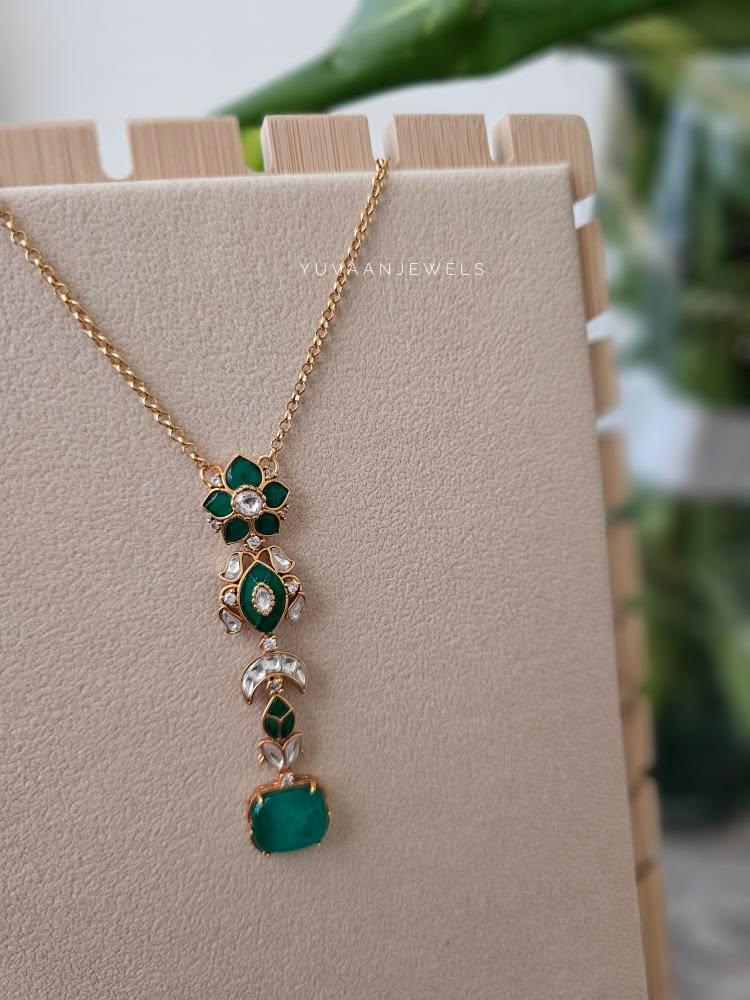 Fira delicate necklace Thumbnail